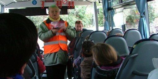 Les explications  l'interieur du bus